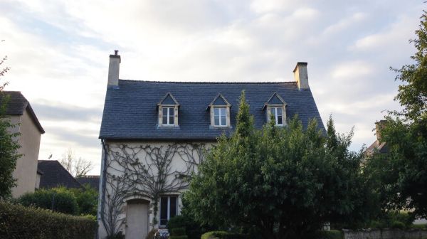 Services de couvreur à Rennes : toiture durable et stylée
